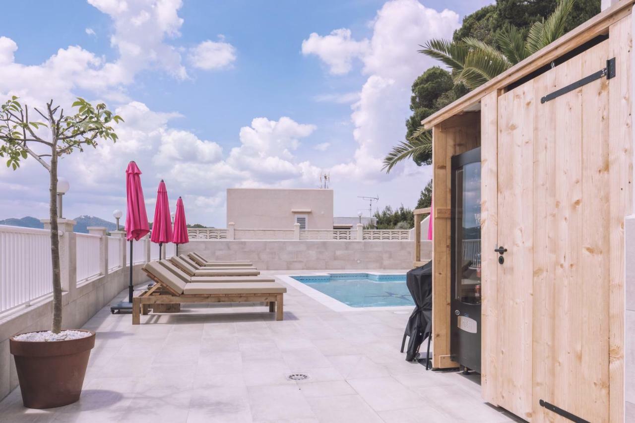 Apartamentos Catharina Maria Cala Llonga  Esterno foto