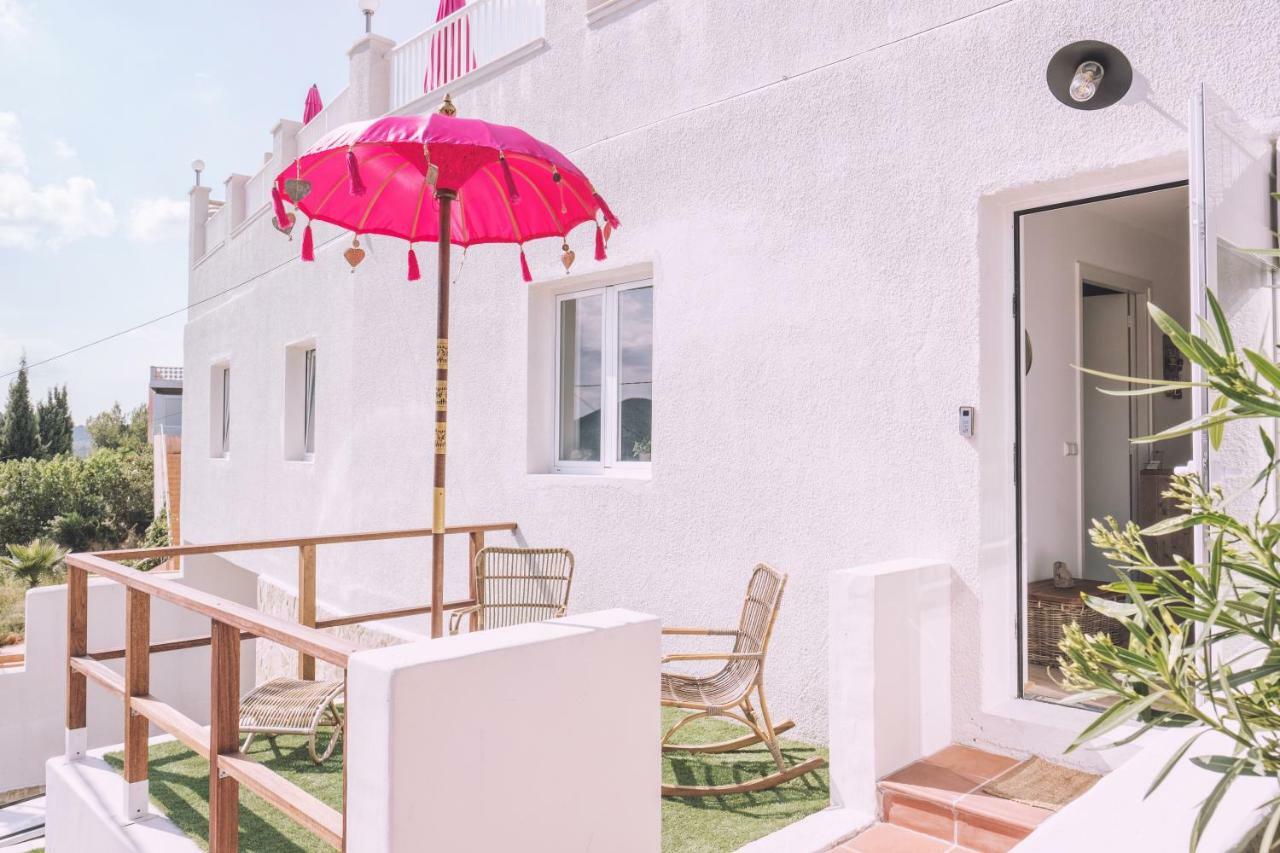 Apartamentos Catharina Maria Cala Llonga  Esterno foto