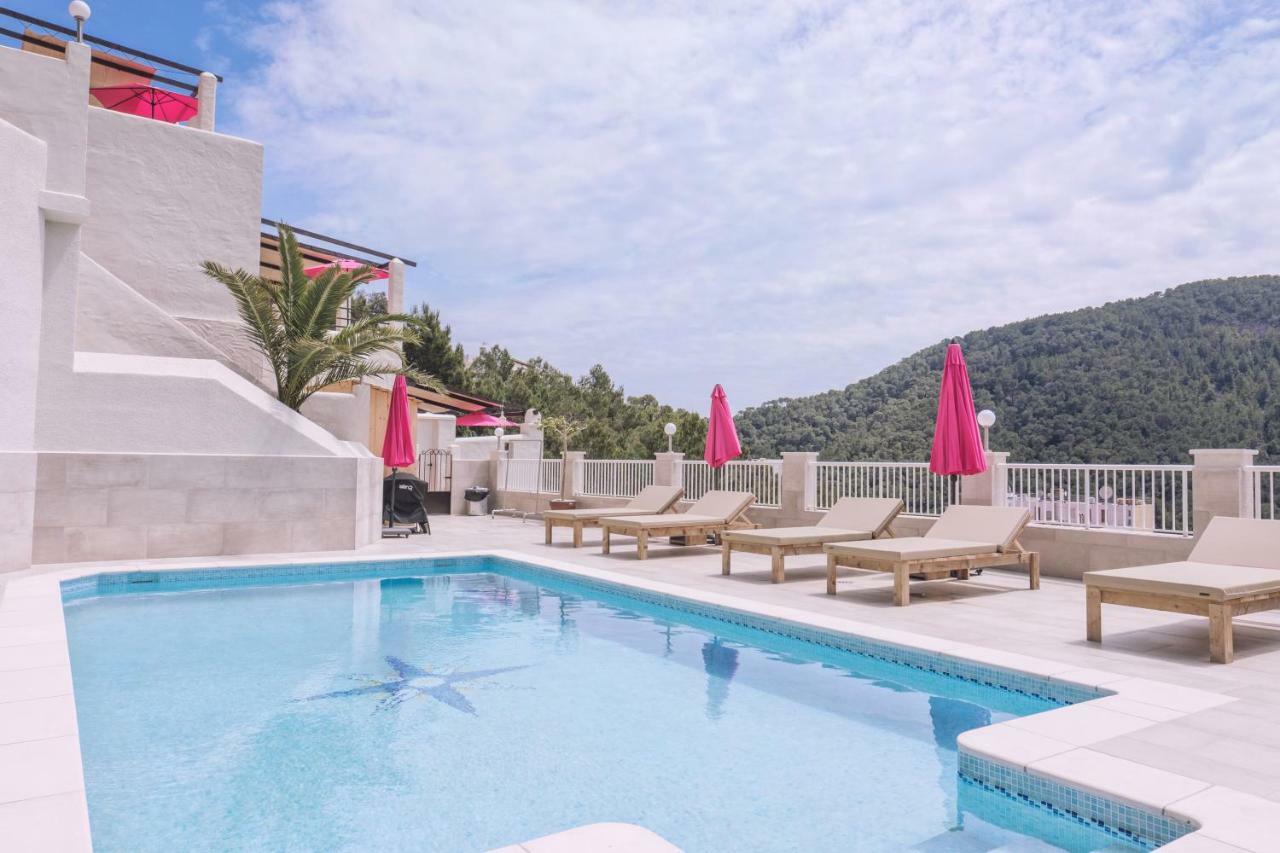 Apartamentos Catharina Maria Cala Llonga  Esterno foto