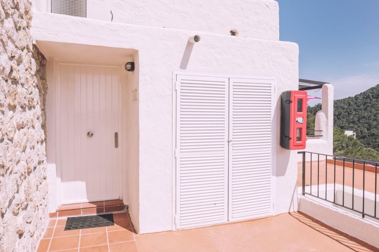 Apartamentos Catharina Maria Cala Llonga  Esterno foto