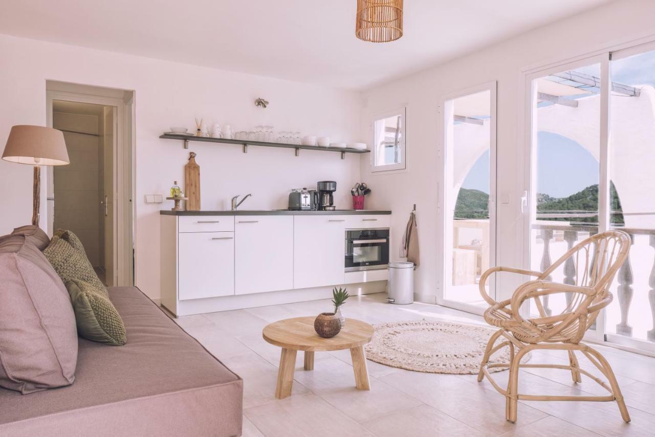 Apartamentos Catharina Maria Cala Llonga  Esterno foto
