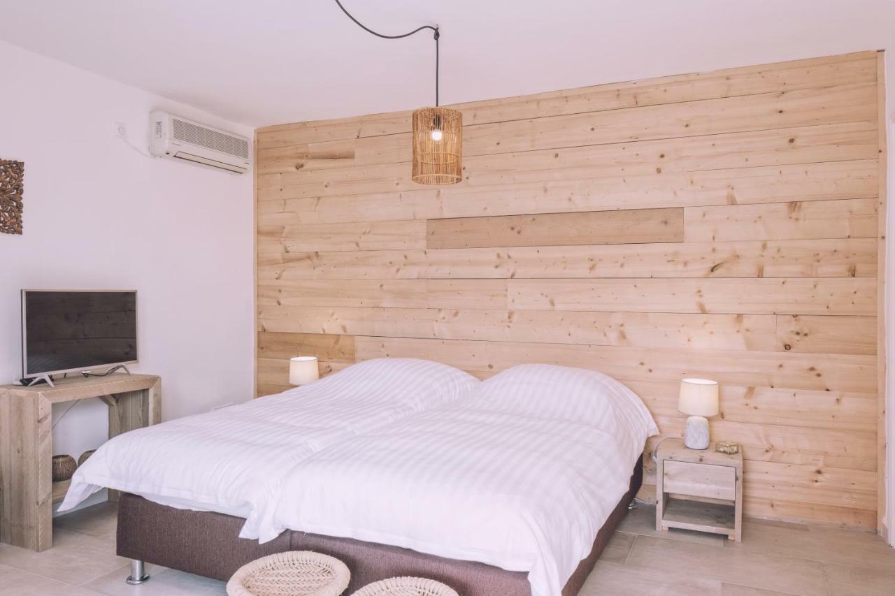 Apartamentos Catharina Maria Cala Llonga  Esterno foto