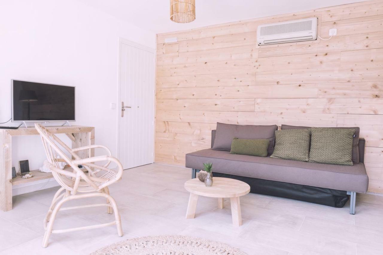 Apartamentos Catharina Maria Cala Llonga  Esterno foto