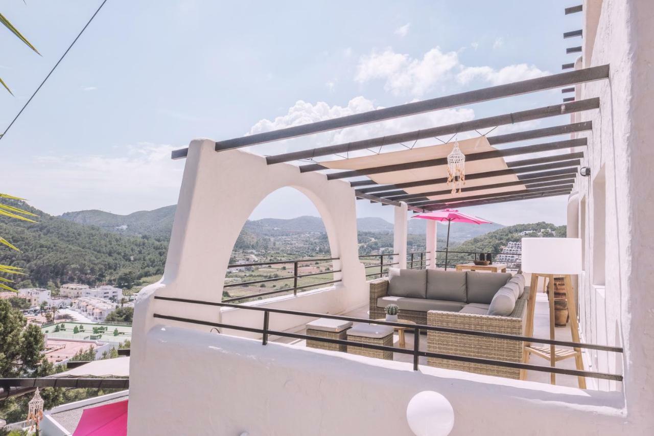 Apartamentos Catharina Maria Cala Llonga  Esterno foto