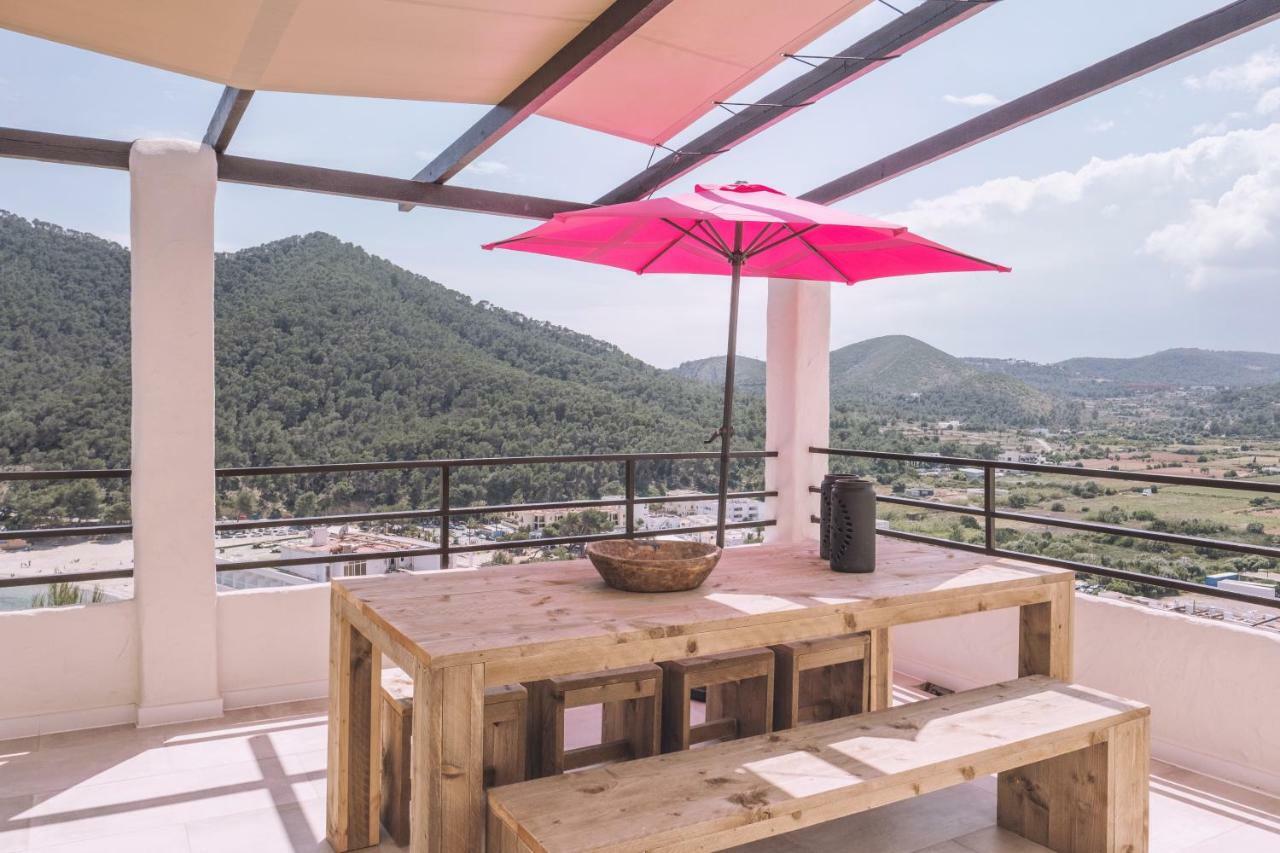 Apartamentos Catharina Maria Cala Llonga  Esterno foto