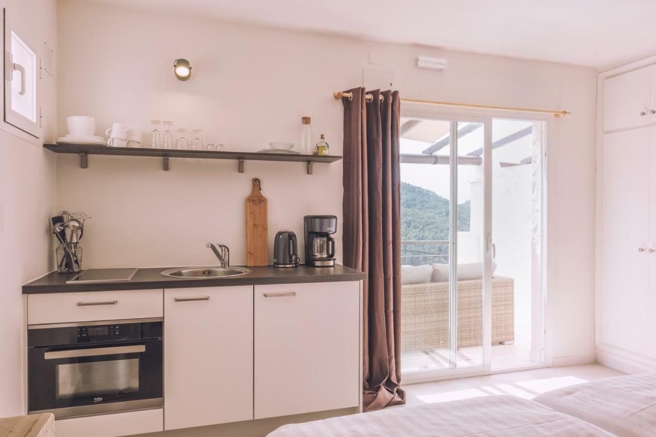 Apartamentos Catharina Maria Cala Llonga  Esterno foto