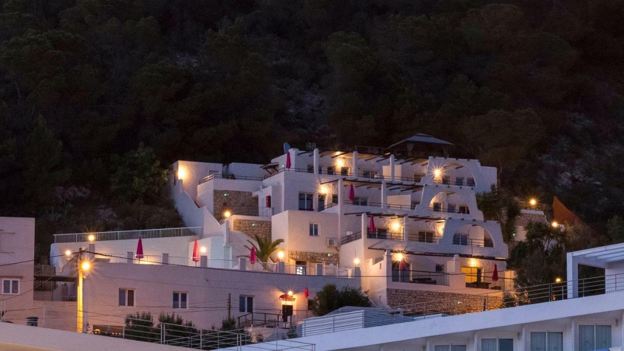 Apartamentos Catharina Maria Cala Llonga  Esterno foto