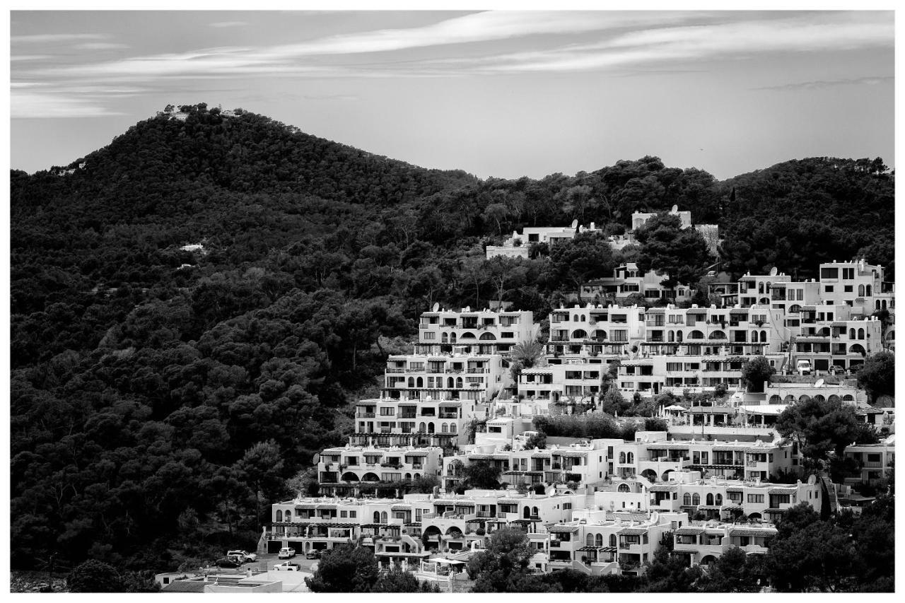 Apartamentos Catharina Maria Cala Llonga  Esterno foto