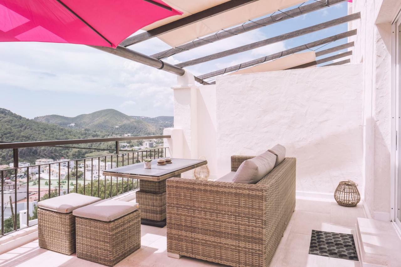 Apartamentos Catharina Maria Cala Llonga  Esterno foto